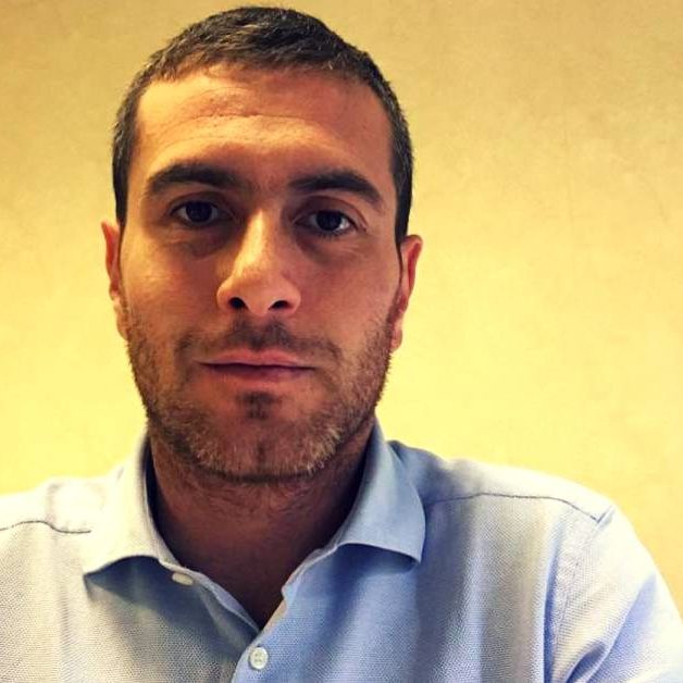 Domenico-Alfieri Primo piano di un uomo con la barba