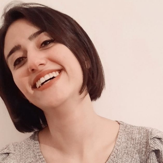Rossella-Finocchiaro Primo piano di una ragazza che sorride