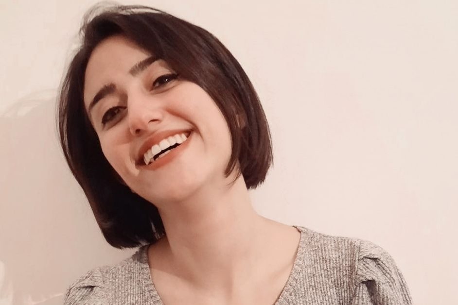 Rossella-Finocchiaro Primo piano di una ragazza che sorride