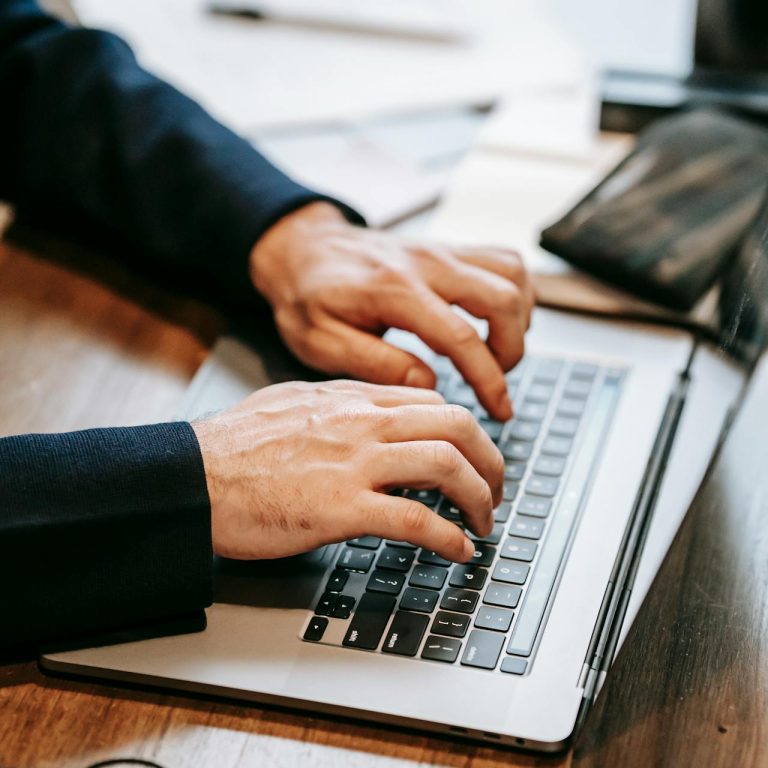 pexels-vanessa-garcia-6325888 Come migliorare le soft skills sul lavoro