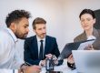 customer success manager al lavoro con un cliente