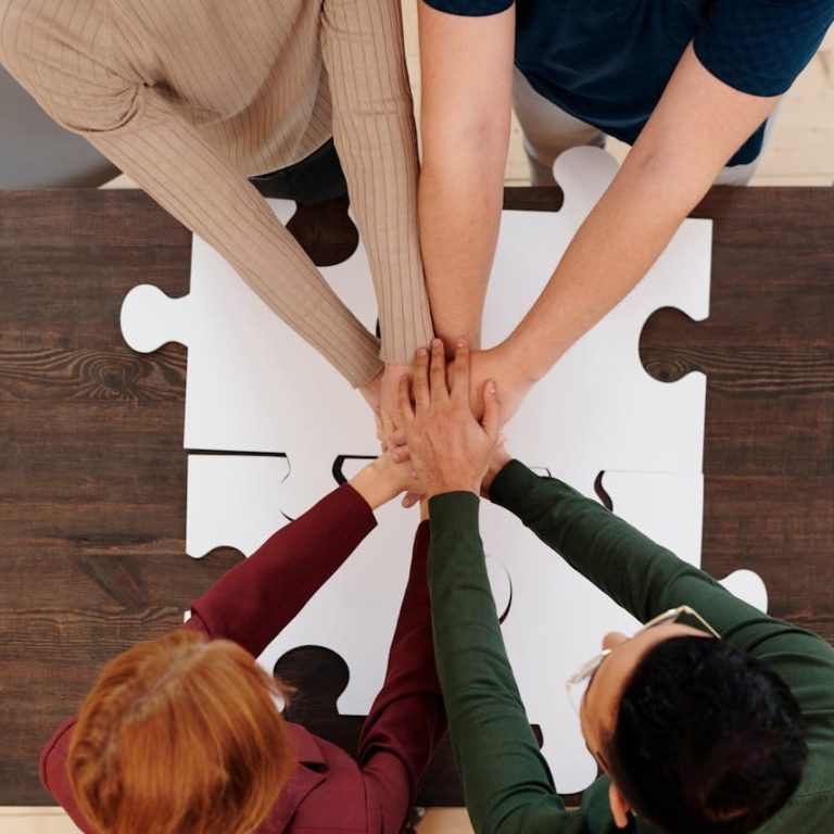 customer effort score Puzzle on team unito che rappresenta l'impegno per migliorare il customer effort score.